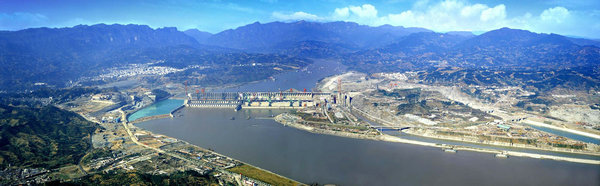 宜昌旅游景点三峡大坝上半年累计接待游客100