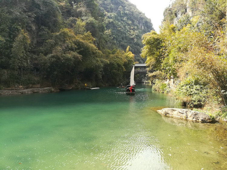 宜昌出发 船进三峡人家一日游