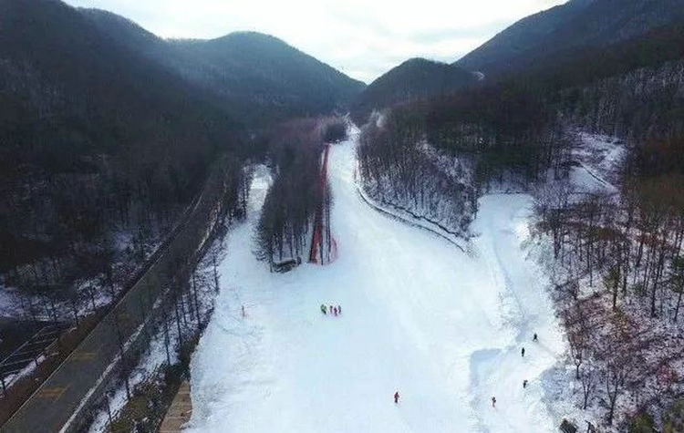 宜昌到神农架中和滑雪场二日游